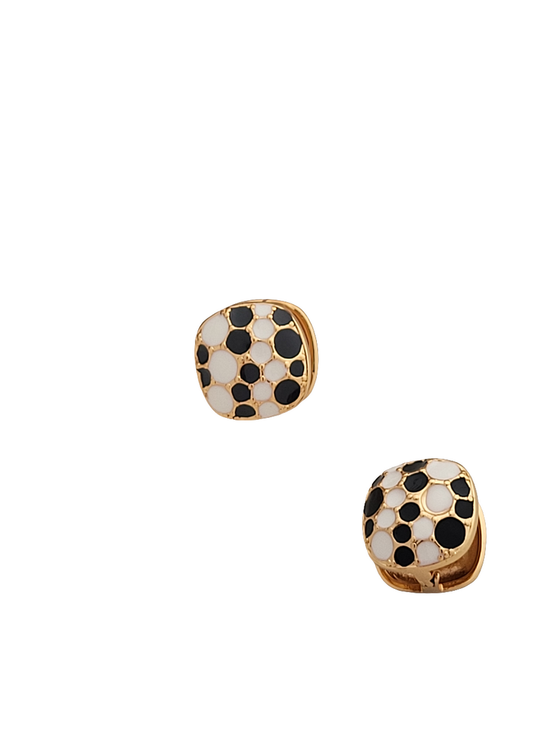 Enamelled studs