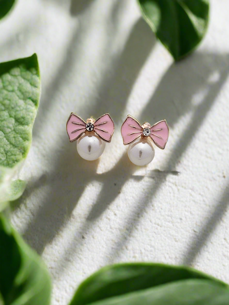 Enamelled Bow with pearl studs