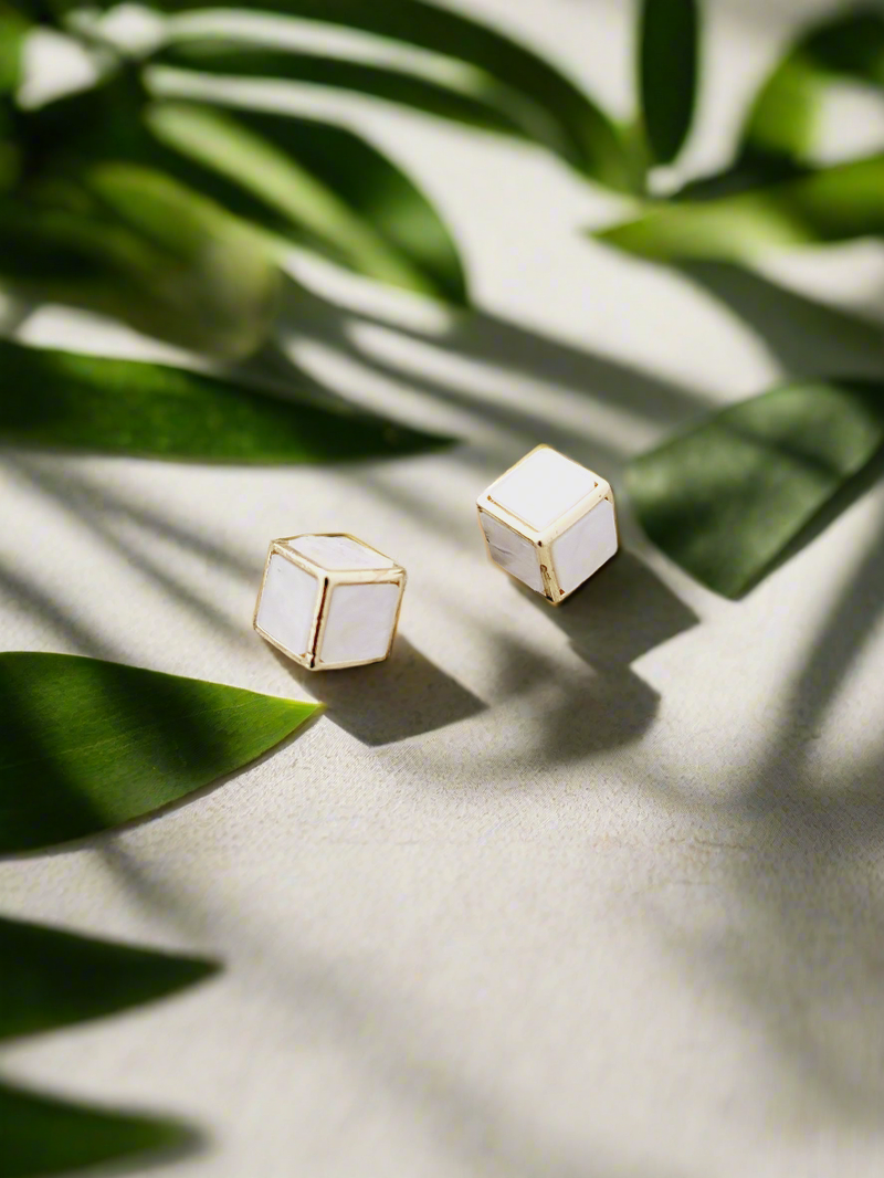 Onyx edge cube studs