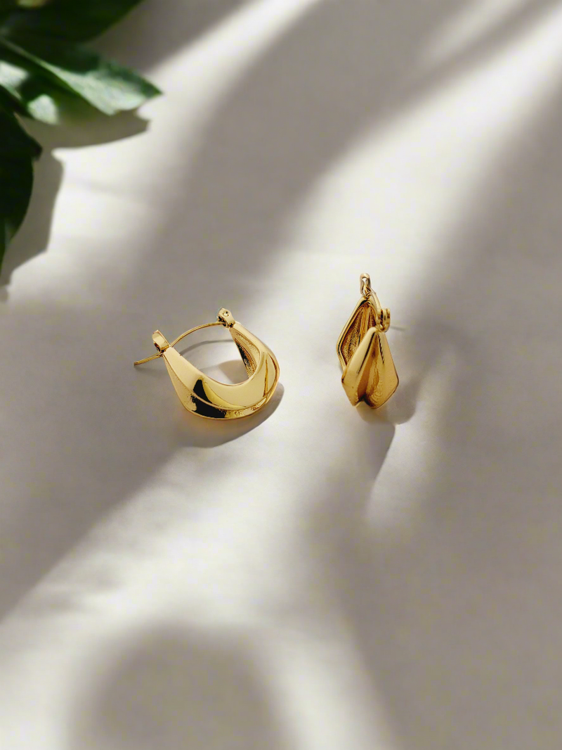 Modern & Bold chunky gold hoop earrings