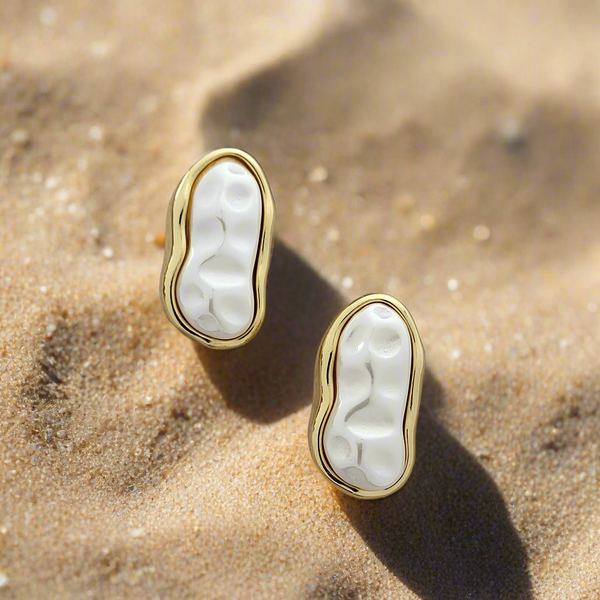 Modern & Minimalist abstract stud earrings with pearl