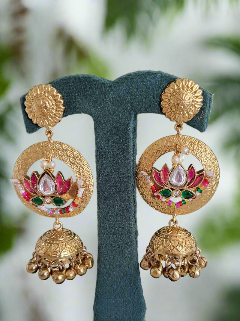 ANTIQUE GOLD PLATED CONTEMPORARY  SET WITH GREEN AND RED ENAMEL