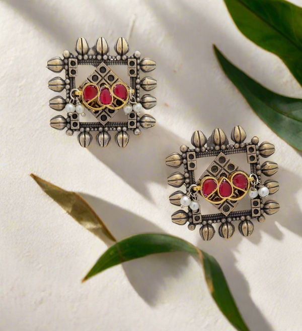 Oxidized studs with Red stones and Pearl